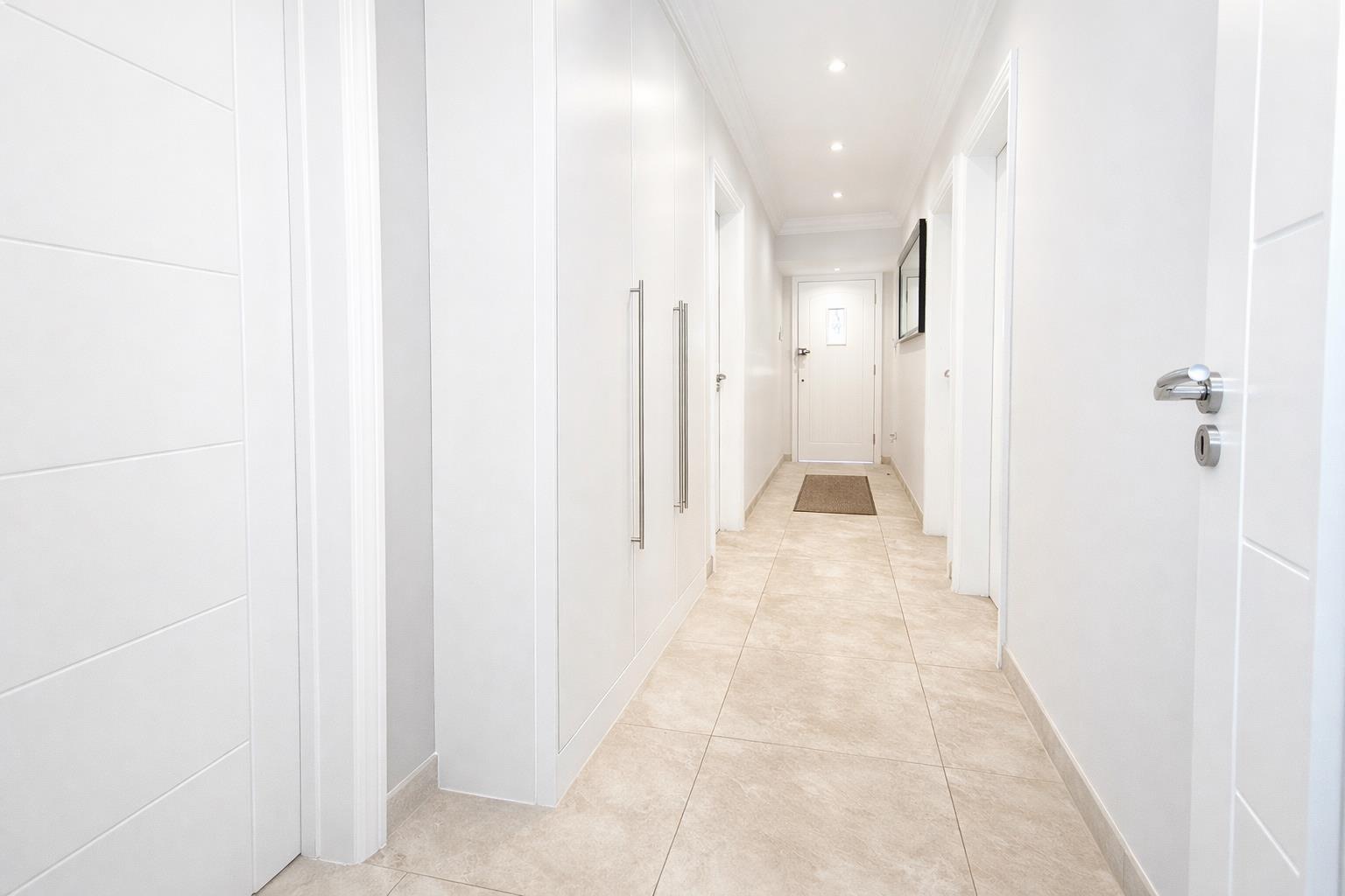 2 bed property in Clarence Road, Wallington